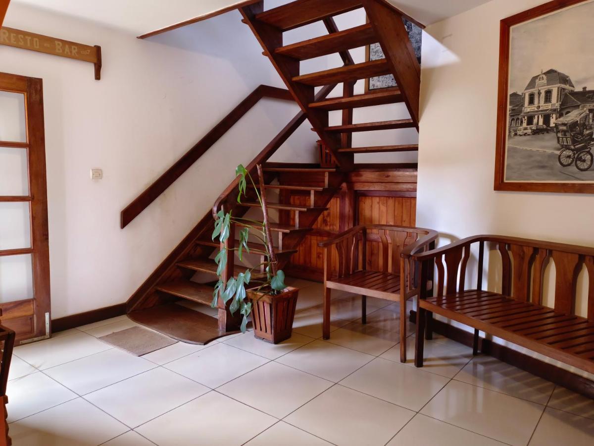 Antsirabe Hotel Экстерьер фото